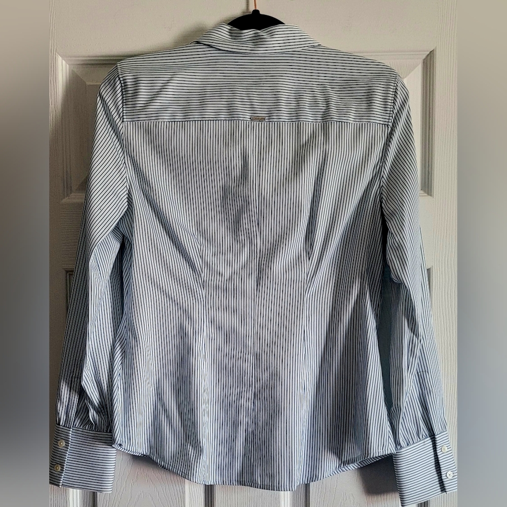 Calvin Klein Tailored Button down - Picture 5 of 7